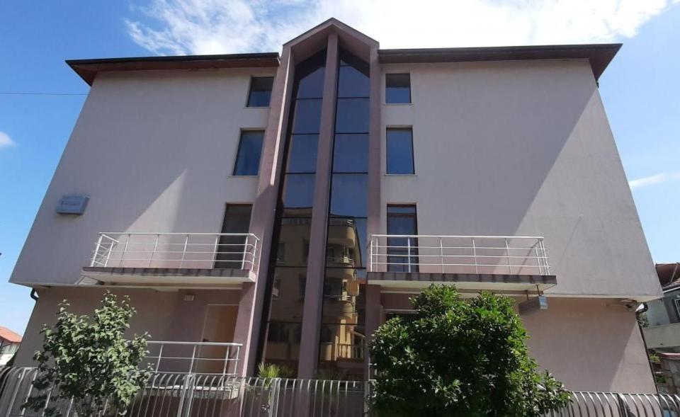 Family Hotel Favourite Obzor Buitenkant foto