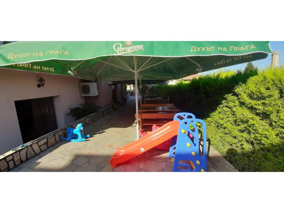 Family Hotel Favourite Obzor Buitenkant foto