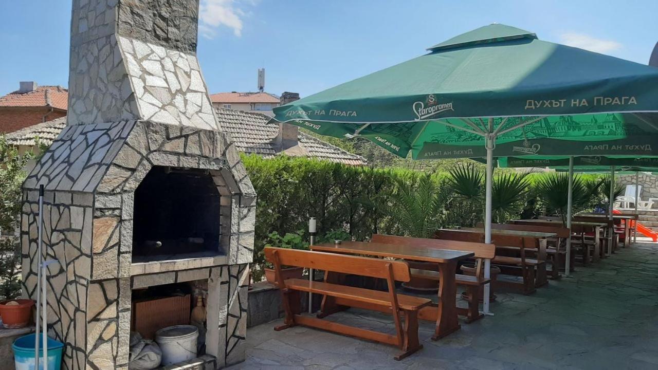 Family Hotel Favourite Obzor Buitenkant foto