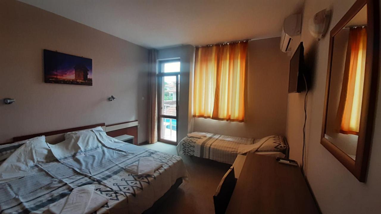 Family Hotel Favourite Obzor Buitenkant foto